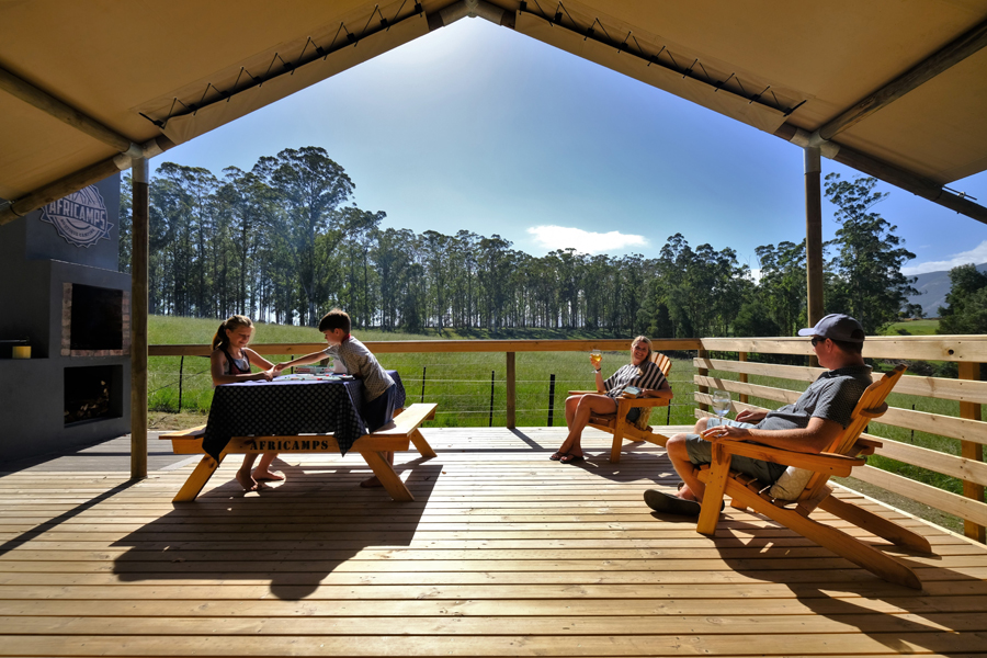 family-on-glamping-deck-at-africamps-at-oakhurst-wilderness